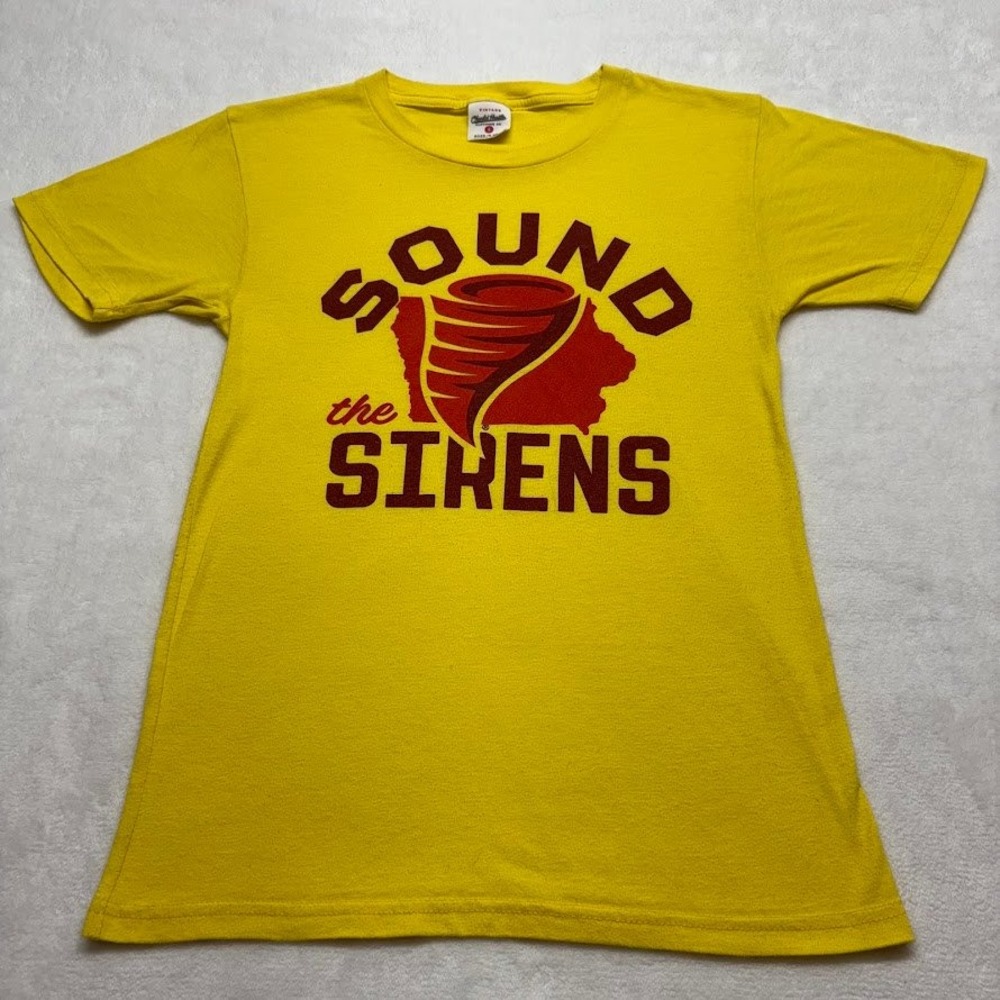 Charlie Hustle Iowa State Cyclones Sound the Sirens Graphic T-Shirt Size S